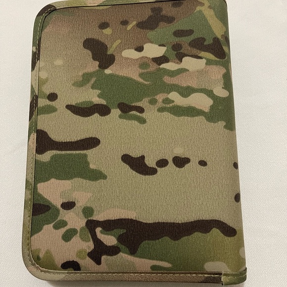 Large Zippered Planner - Picture 2 of 10